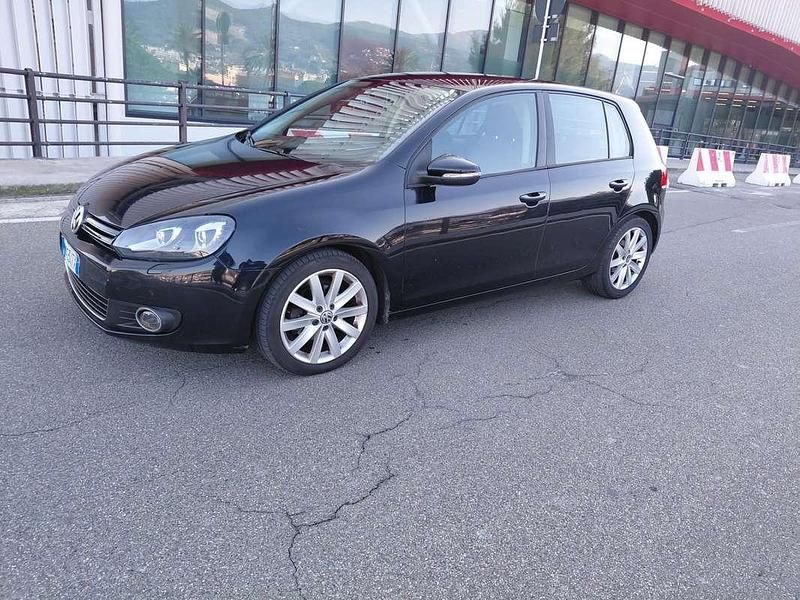 Usata VW Golf VII Highline 105 CV (77 kW) 2012 Berlina