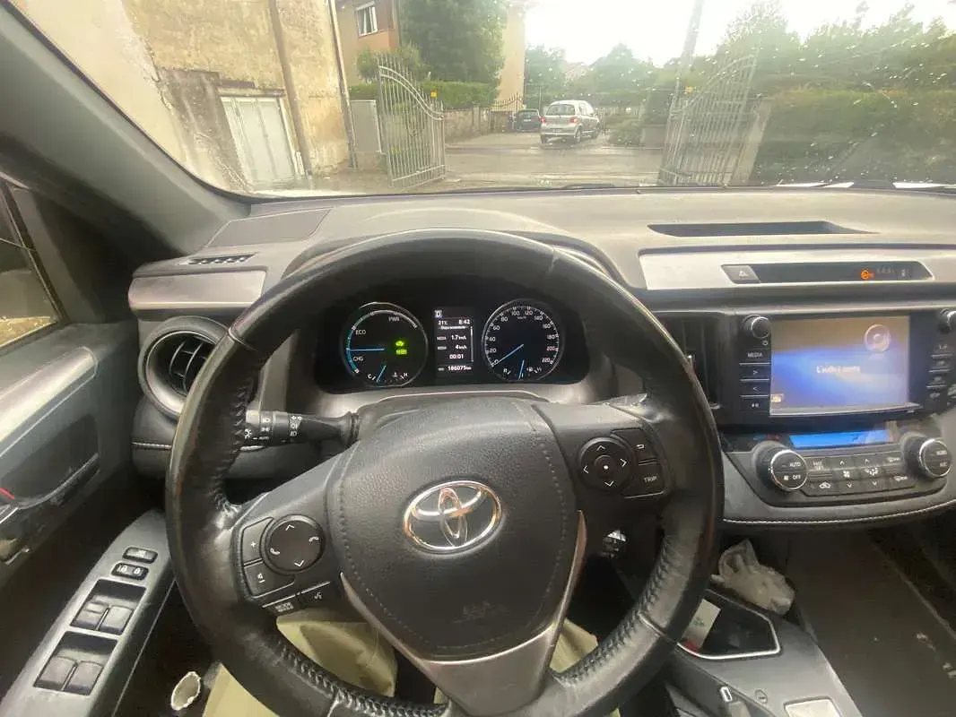 Usata Toyota RAV4 Hybrid Active 155 CV (114 kW) 2016 Bianco SUV