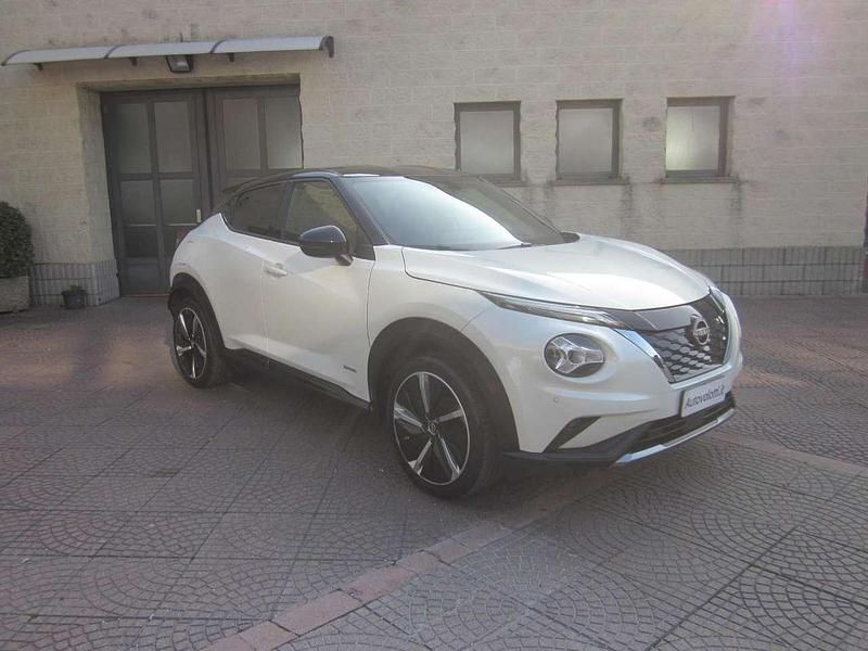 Usata Nissan Juke 94 CV (69 kW) 2023 Bianco perla / tetto nero SUV