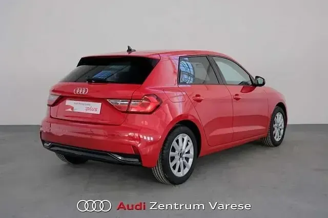 Usata Audi A1 Sportback Advanced 95 CV (69 kW) 2024 Rosso metallizzato Utilitaria