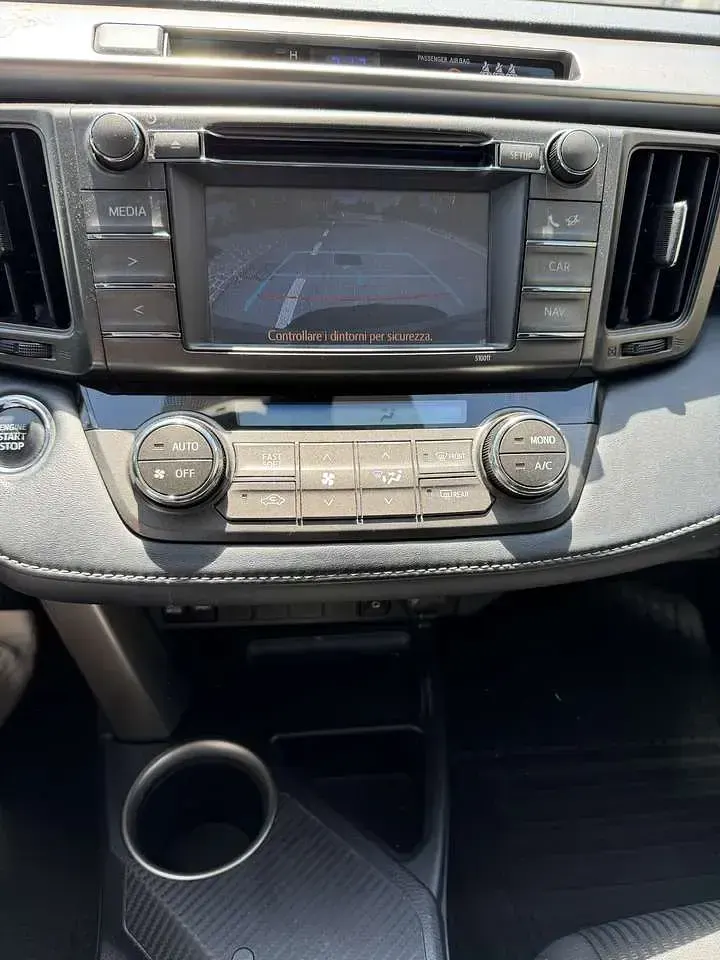 Usata Toyota RAV4 Edition 150 CV (110 kW) 2015 Bianco SUV