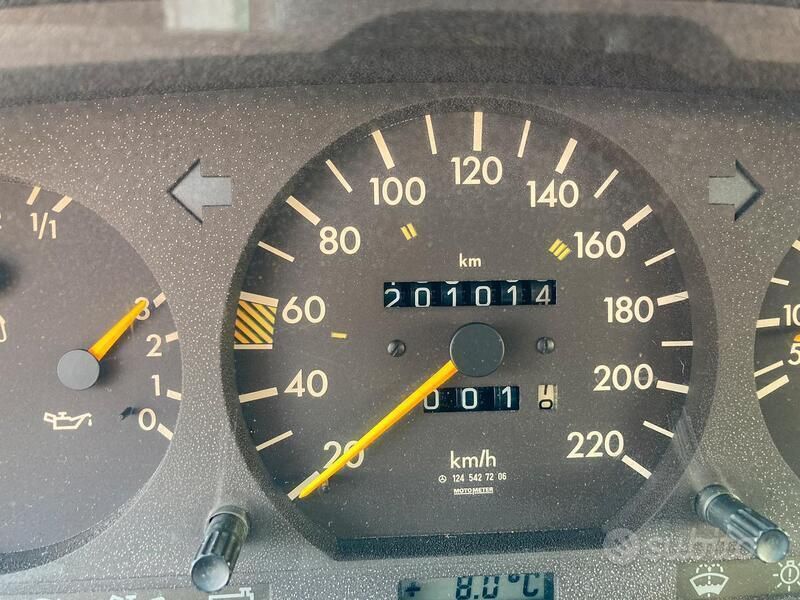 Usata Mercedes 200 122 CV (89 kW) 1992 Nero Coupé