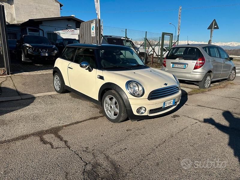 Usata Mini Cooper 120 CV (88 kW) 2009 Bianco Utilitaria