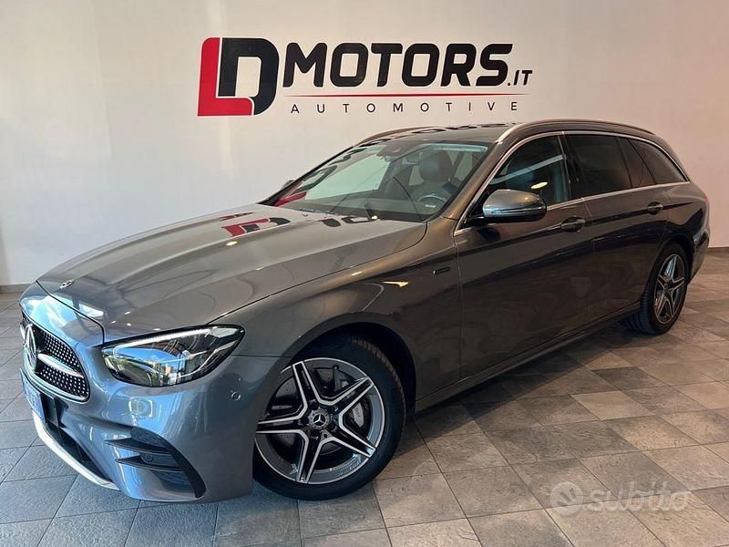 Grigio Usata 2020 Mercedes E300 AMG line Tre volumi | 28.900 € (Ottimo prezzo) - Immagine 1/4