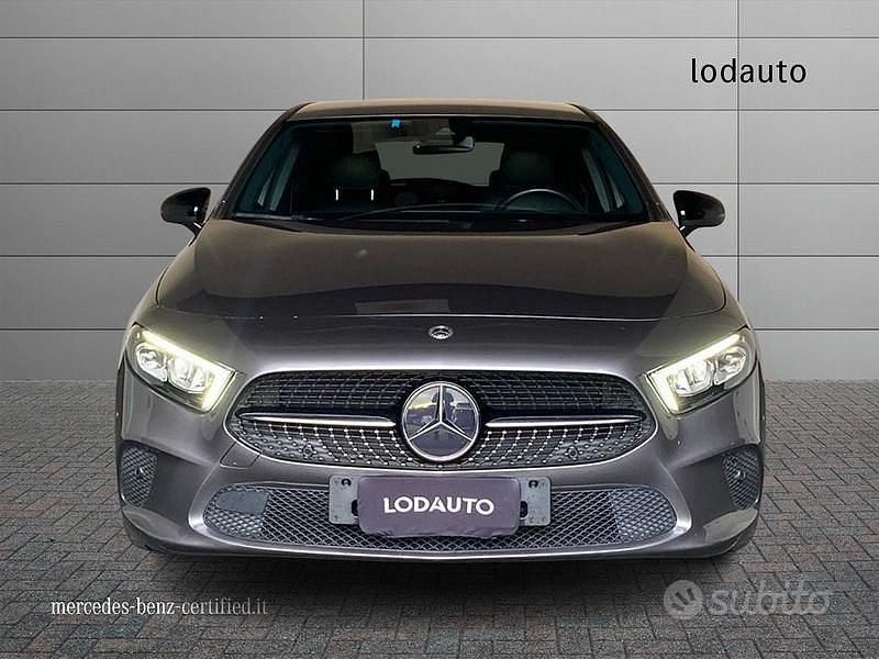 Usata Mercedes A180 116 CV (85 kW) 2022 Grigio Berlina