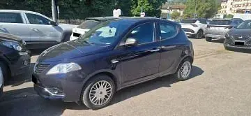 Usata Lancia Ypsilon Silver 69 CV (50 kW) 2016 Blu Utilitaria