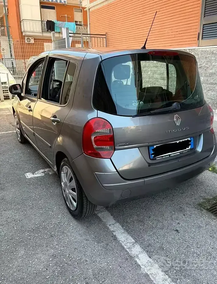 Usata Renault Modus Dynamique 75 CV (55 kW) 2009 Grigio Monovolume