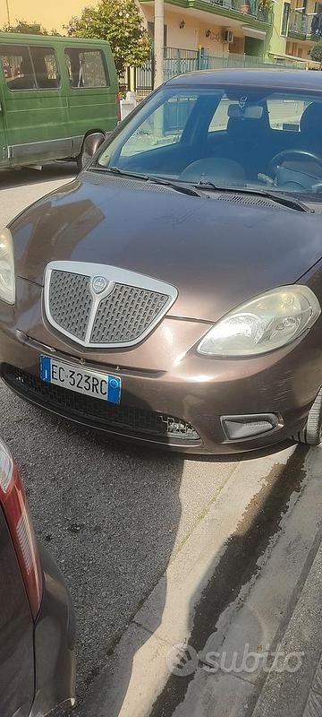 Usata Lancia Ypsilon 77 CV (56 kW) 2010 Marrone Utilitaria