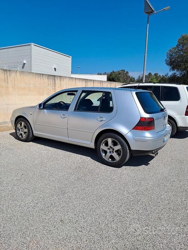 Usata VW Golf IV 110 CV (80 kW) 2002 Grigio Berlina