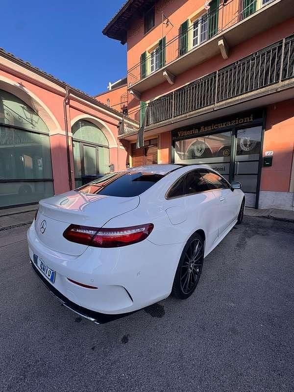 Usata Mercedes E300 245 CV (180 kW) 2019 Coupé