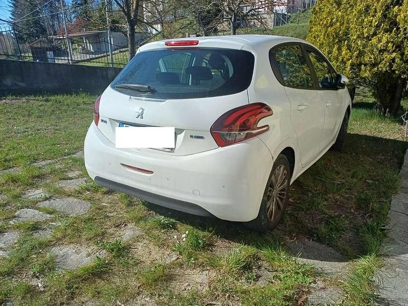 Occasion Peugeot 208 Allure 75 PK (55 kW) 2016 Wit Hatchback