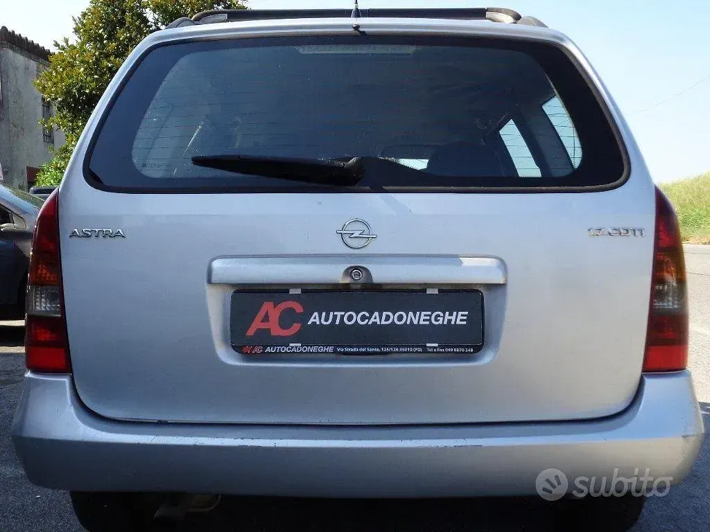 Usata Opel Astra 80 CV (58 kW) 2004 Grigio Station wagon
