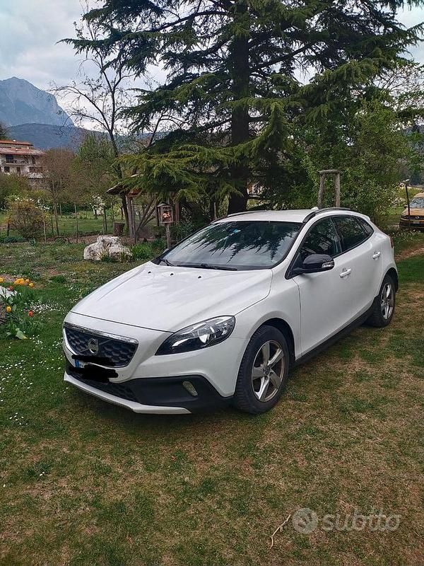 Usata Volvo V40 CC 2014 Bianco Station wagon