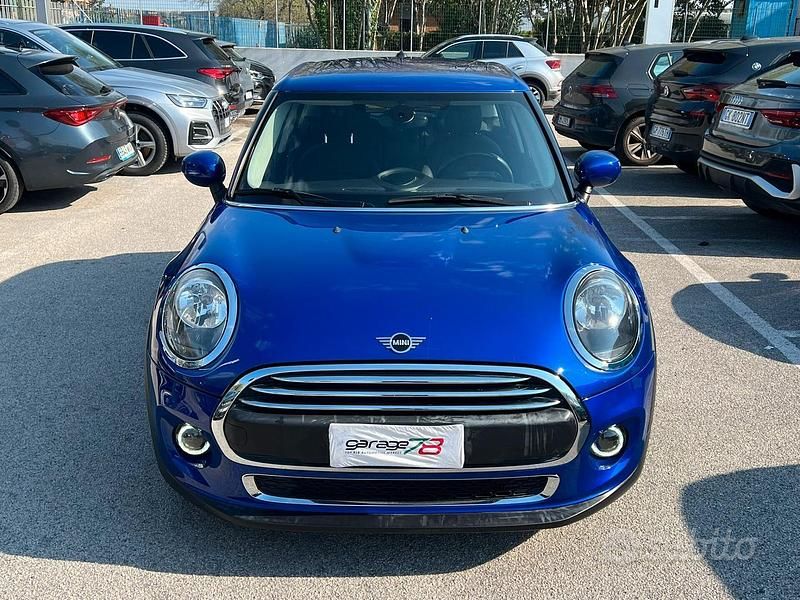 Usata Mini Cooper 102 CV (75 kW) 2020 Blu Utilitaria