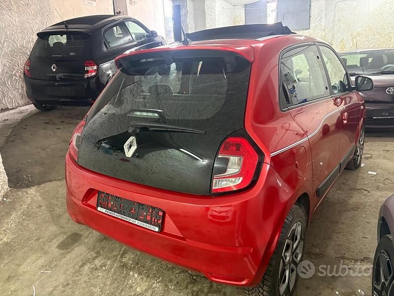Usata Renault Twingo SE 65 CV (47 kW) 2020 Rosso Utilitaria