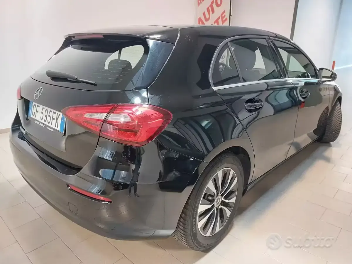 Usata Mercedes A180 Business 116 CV (85 kW) 2021 Nero Berlina