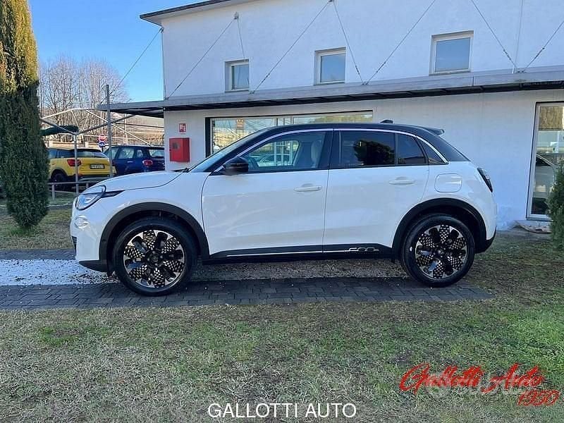 Nuova Fiat 600 La Prima 110 CV (80 kW) 2025 Bianco SUV