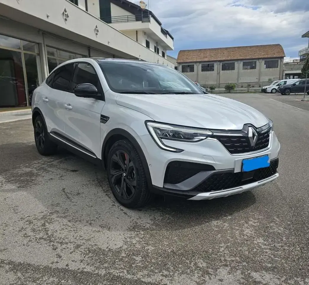 Usata Renault Arkana R.S. 94 CV (69 kW) 2023 Bianco perlato / tetto nero SUV