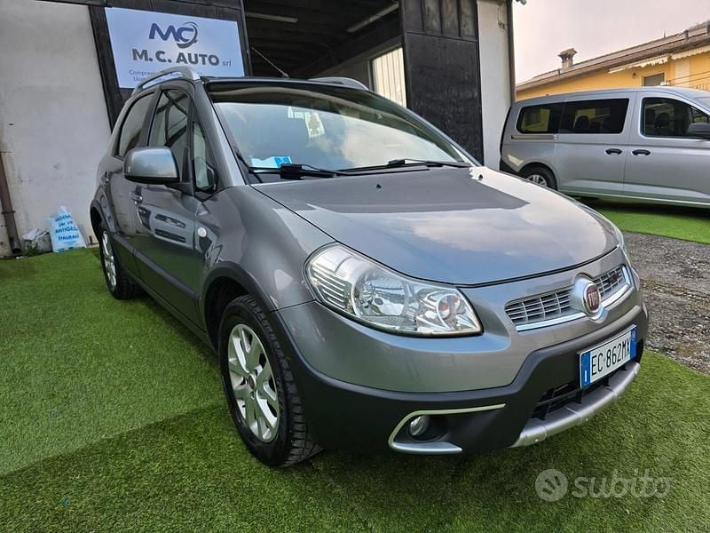 Usata Fiat Sedici 135 CV (99 kW) 2010 Grigio SUV