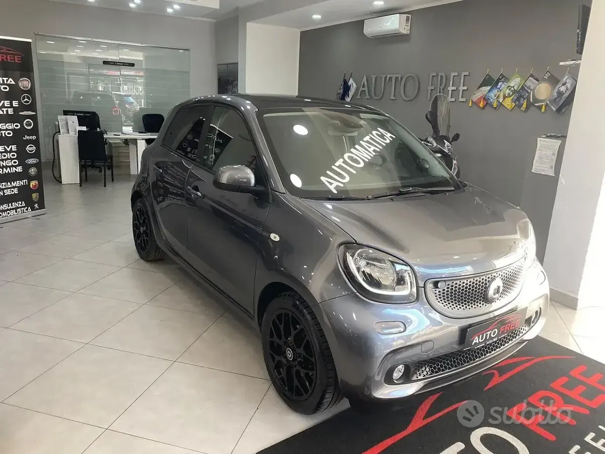 Usata Smart ForFour Passion 71 CV (52 kW) 2017 Grigio Utilitaria