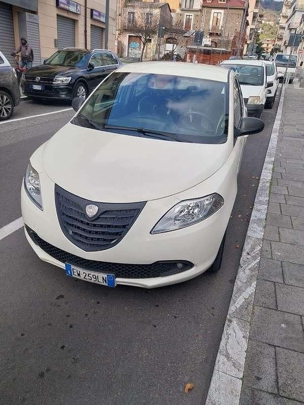Usata Lancia Ypsilon S 95 CV (69 kW) 2014 Utilitaria