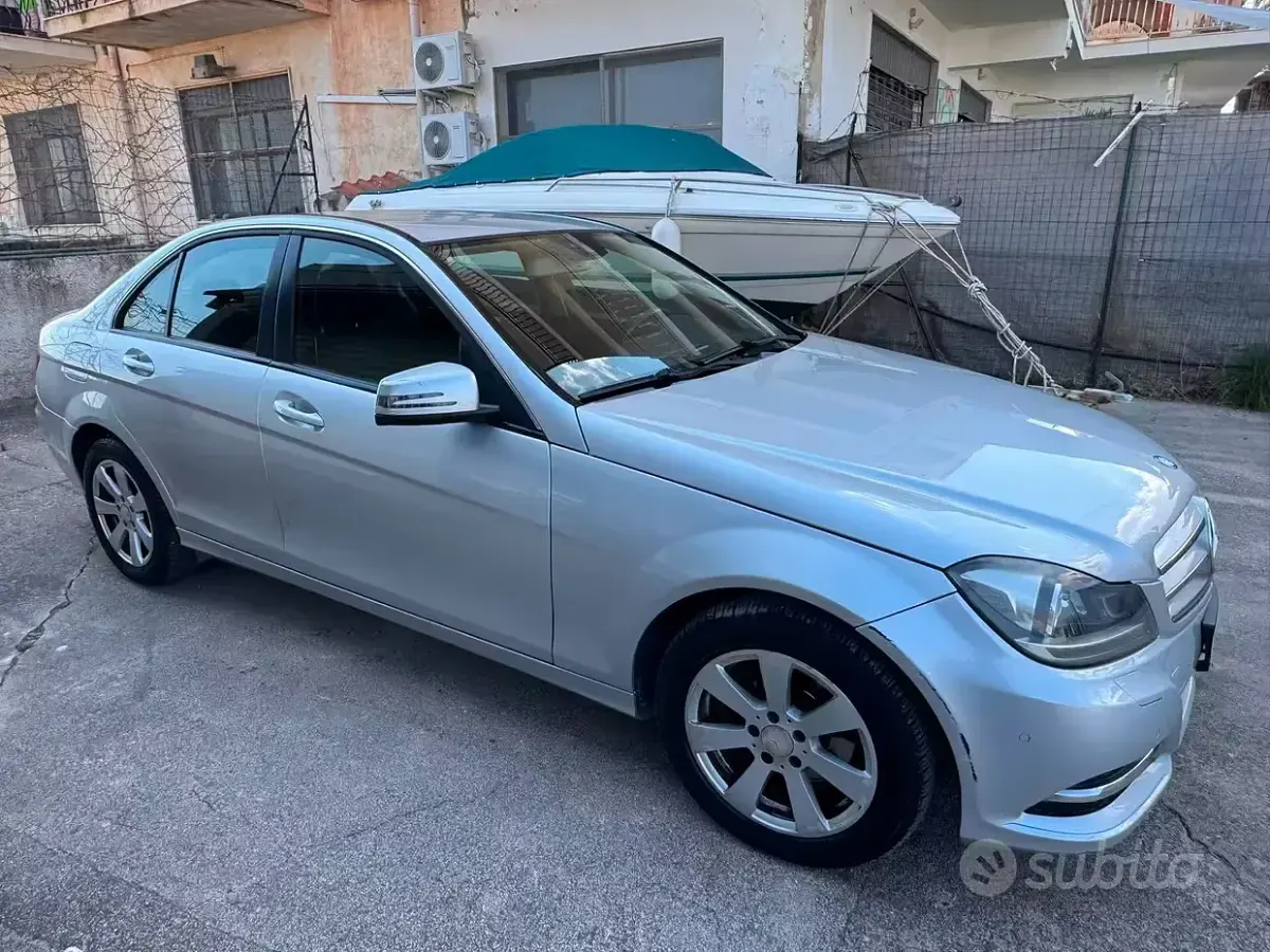 Usata Mercedes C220 170 CV (125 kW) 2012 Grigio Berlina