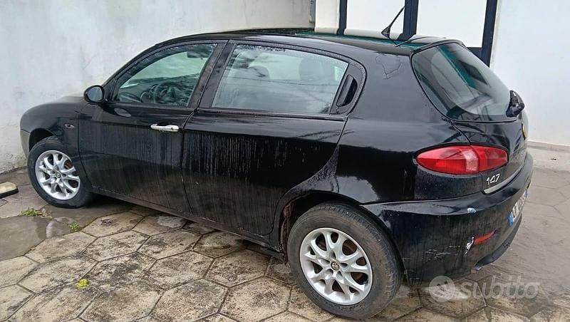 Usata Alfa Romeo 147 140 CV (102 kW) 2003 Utilitaria
