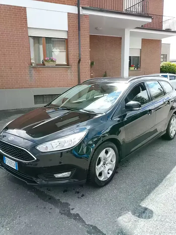Käytetty Ford Focus 120 HP (88 kW) 2016 Musta Farmari