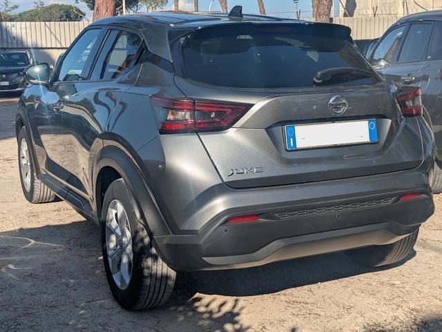 Usata Nissan Juke Acenta 114 CV (83 kW) 2022 Grigio SUV