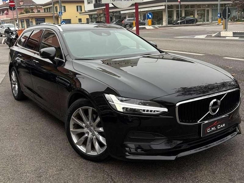 Usata Volvo V90 Momentum 150 CV (110 kW) 2020 Nero Station wagon