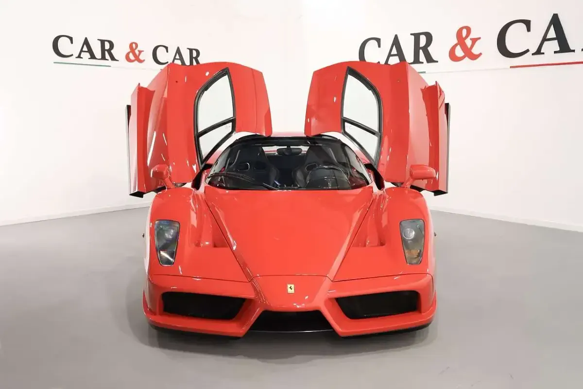 Usata Ferrari Enzo 659 CV (484 kW) 2004 Rosso Coupé