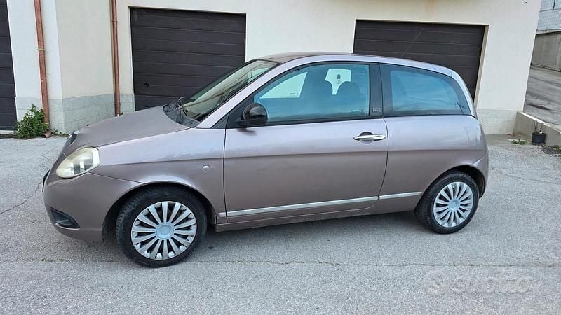Usata Lancia Ypsilon 2011 Grigio Utilitaria