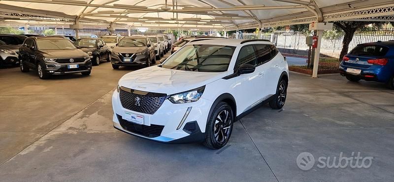 Usata Peugeot 2008 GT 131 CV (96 kW) 2022 Bianco SUV