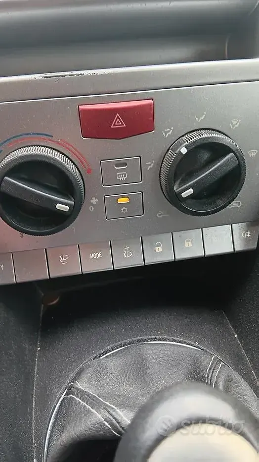 Gebraucht Lancia Ypsilon 77 PS (56 kW) 2007 Grau Kleinwagen