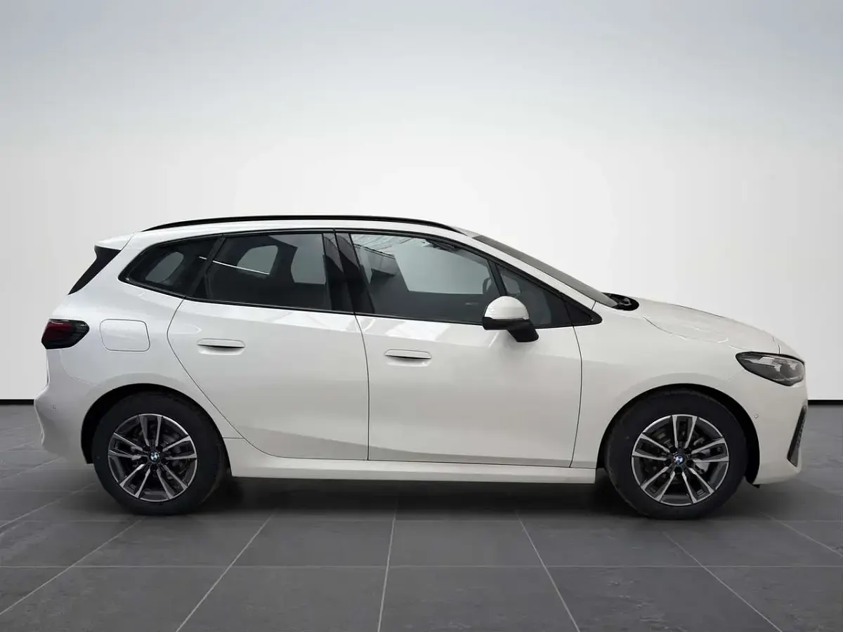 Nuova BMW 218 Active Tourer 136 CV (100 kW) 2026 Alpin white pastello Monovolume