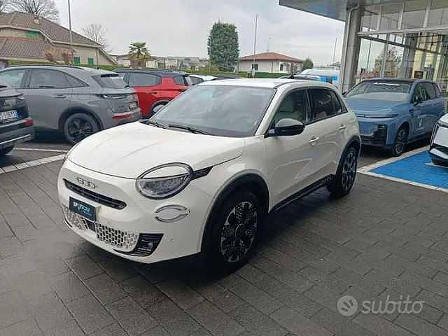 Usata Fiat 600 La Prima 110 CV (80 kW) 2025 Bianco SUV