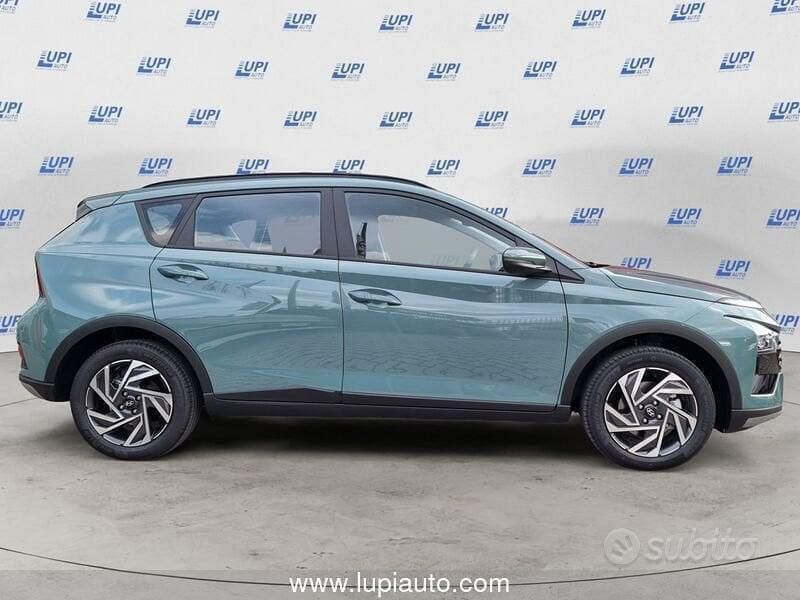 Nuova Hyundai Bayon 90 CV (66 kW) 2025 Verde SUV