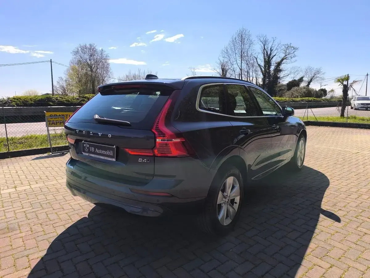 Usata Volvo XC60 Momentum 197 CV (144 kW) 2021 Blu SUV