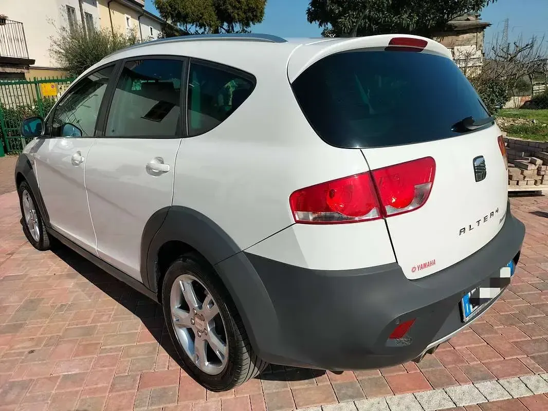Usata Seat Altea Style 140 CV (102 kW) 2011 Bianco Monovolume