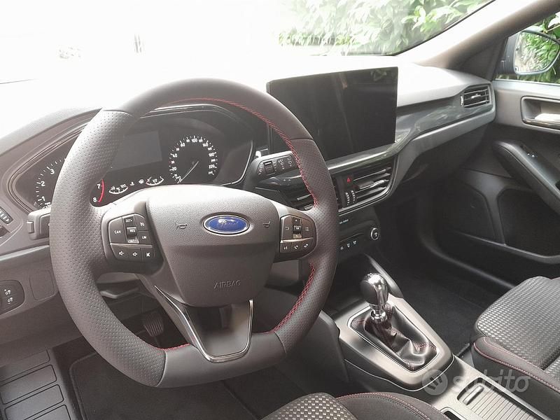 Usata Ford Focus ST-Line 125 CV (91 kW) 2024 Grigio Berlina