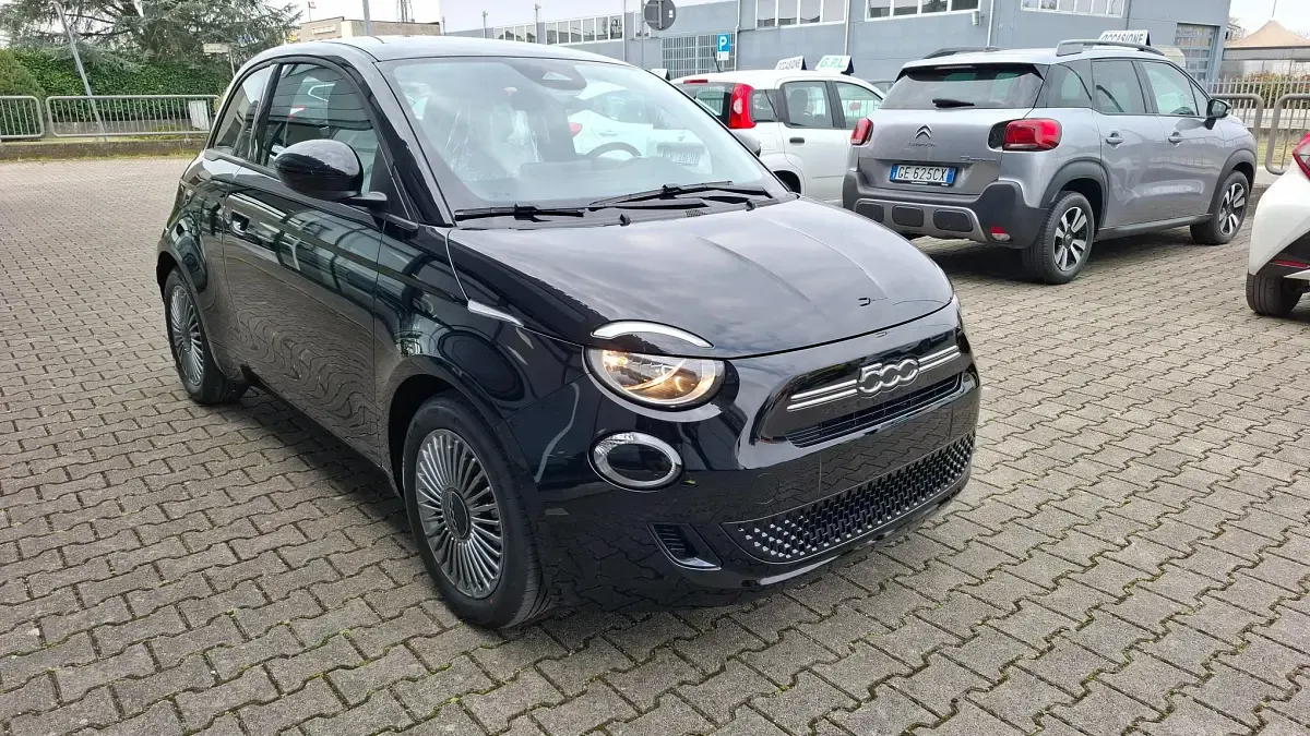 Nuova Fiat 500 65 CV (47 kW) 2026 Nero