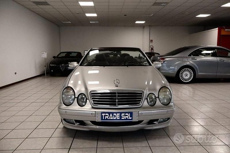 Usata Mercedes CLK230 Elegance 197 CV (144 kW) 2001 Grigio Cabrio