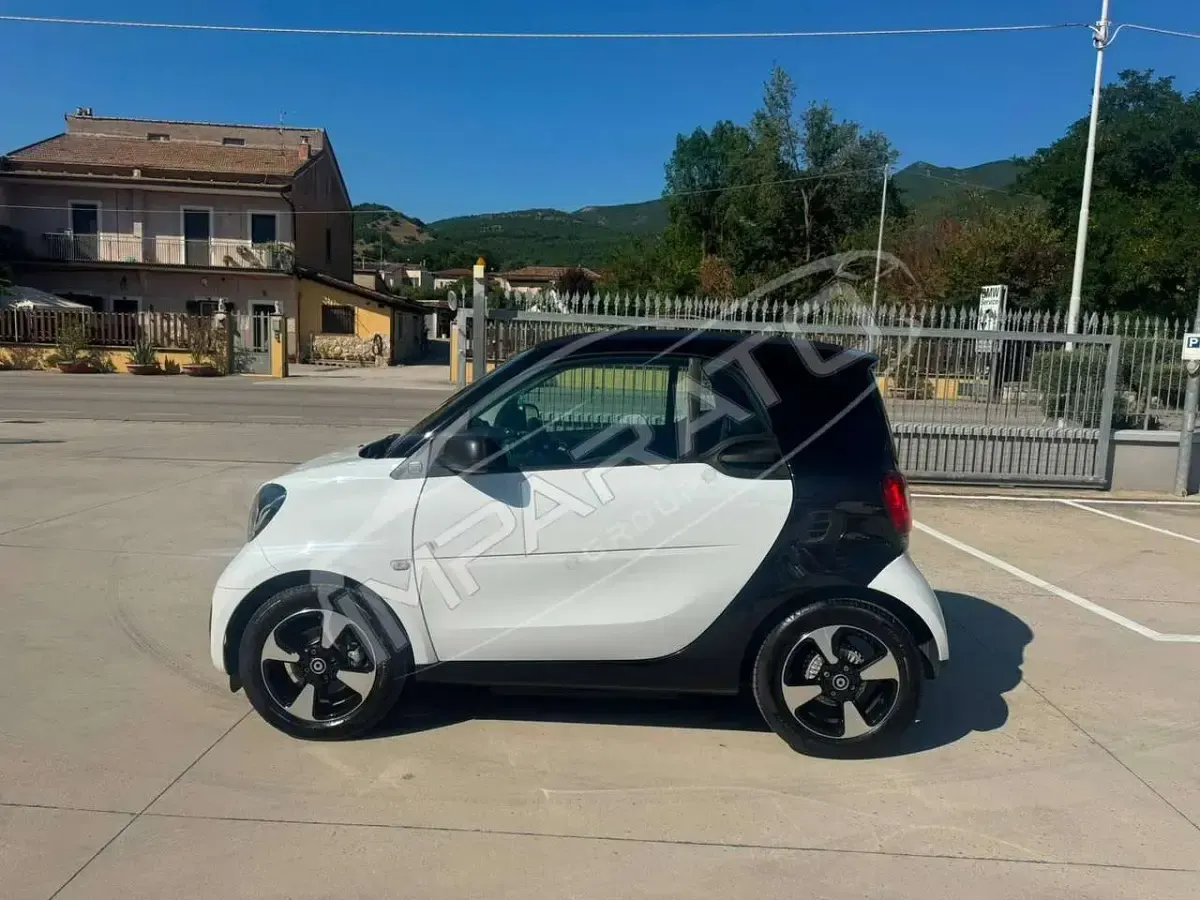 Usata Smart ForTwo Coupé Passion 60 kW (82 CV) 2022 Bianco Utilitaria