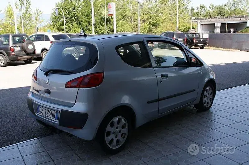 Usata Mitsubishi Colt Invite 95 CV (69 kW) 2006 Grigio Berlina