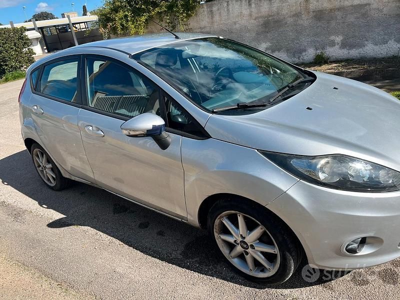 Usata Ford Fiesta 2011 Grigio Utilitaria