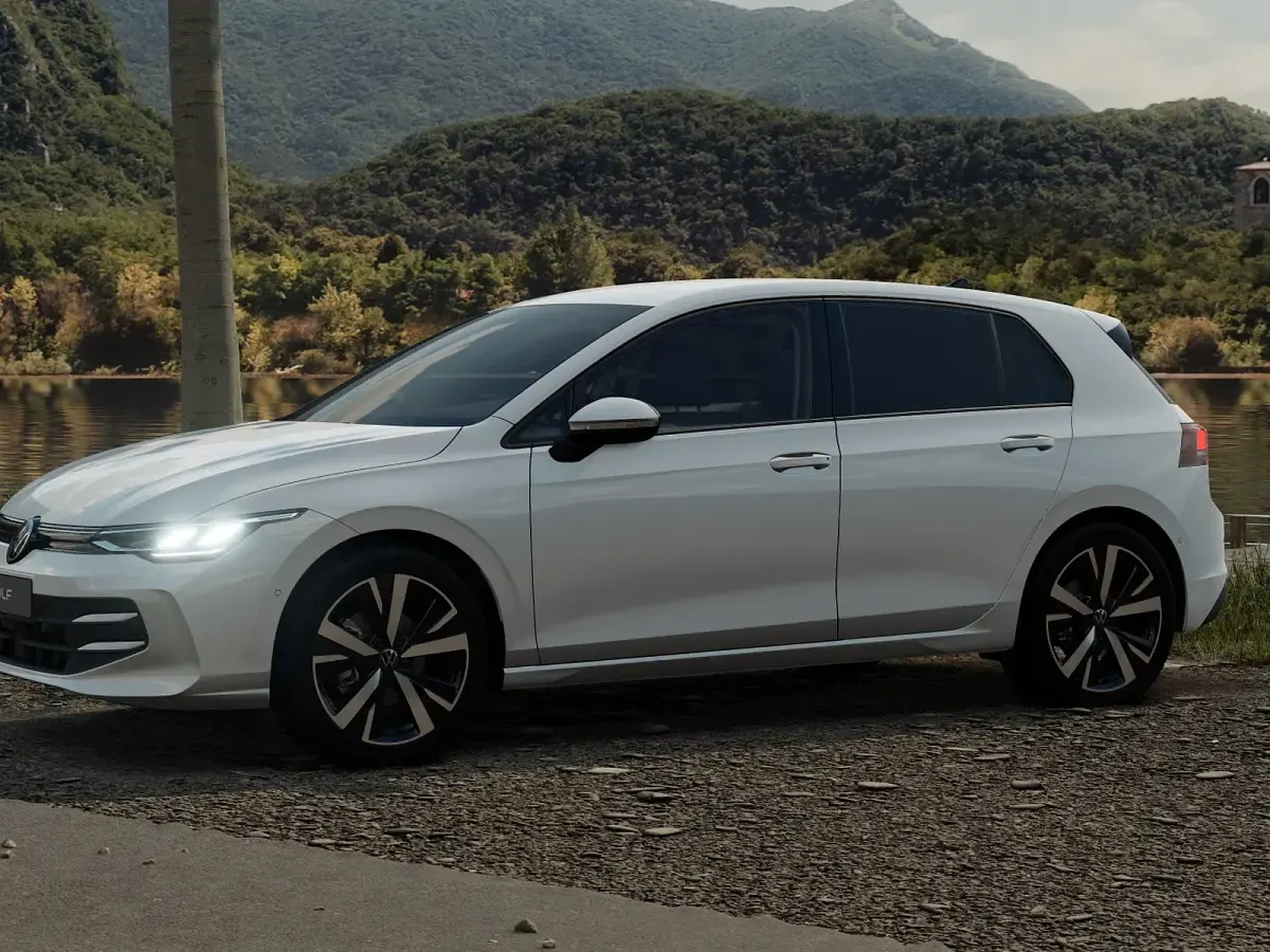 Nuova VW Golf VIII Edition 115 CV (84 kW) 2026 Pure white Berlina