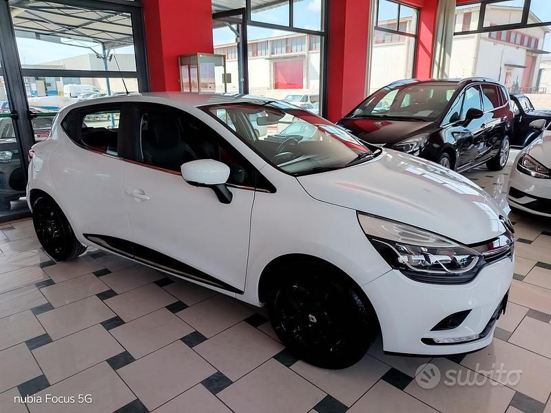 Bianco Usata 2018 Renault Clio IV Tre volumi | 7900 € (Buon prezzo) - Immagine 1/4
