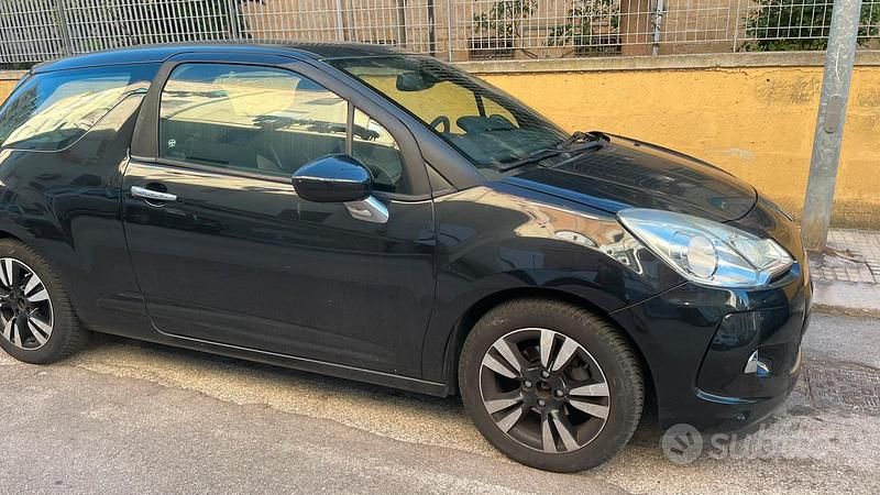 Usata Citroën DS3 70 CV (51 kW) 2011 Nero Berlina
