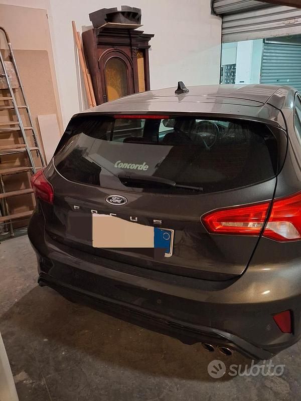 Usata Ford Focus ST-Line 150 CV (110 kW) 2018 Grigio Berlina