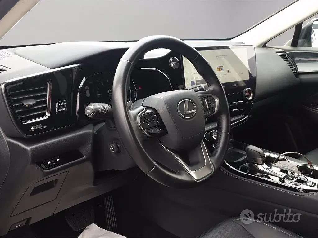 Usata Lexus NX450h+ 309 CV (227 kW) 2023 Bianco SUV